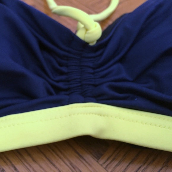 (NWT) Tommy Hilfiger Core Navy/Yellow Bandeau/Halter Ruched Bikini Top Sz M - Picture 2 of 8